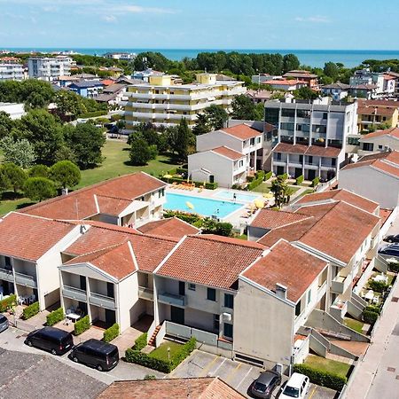 Apartament With Swimming Pool Apartman Caorle Kültér fotó