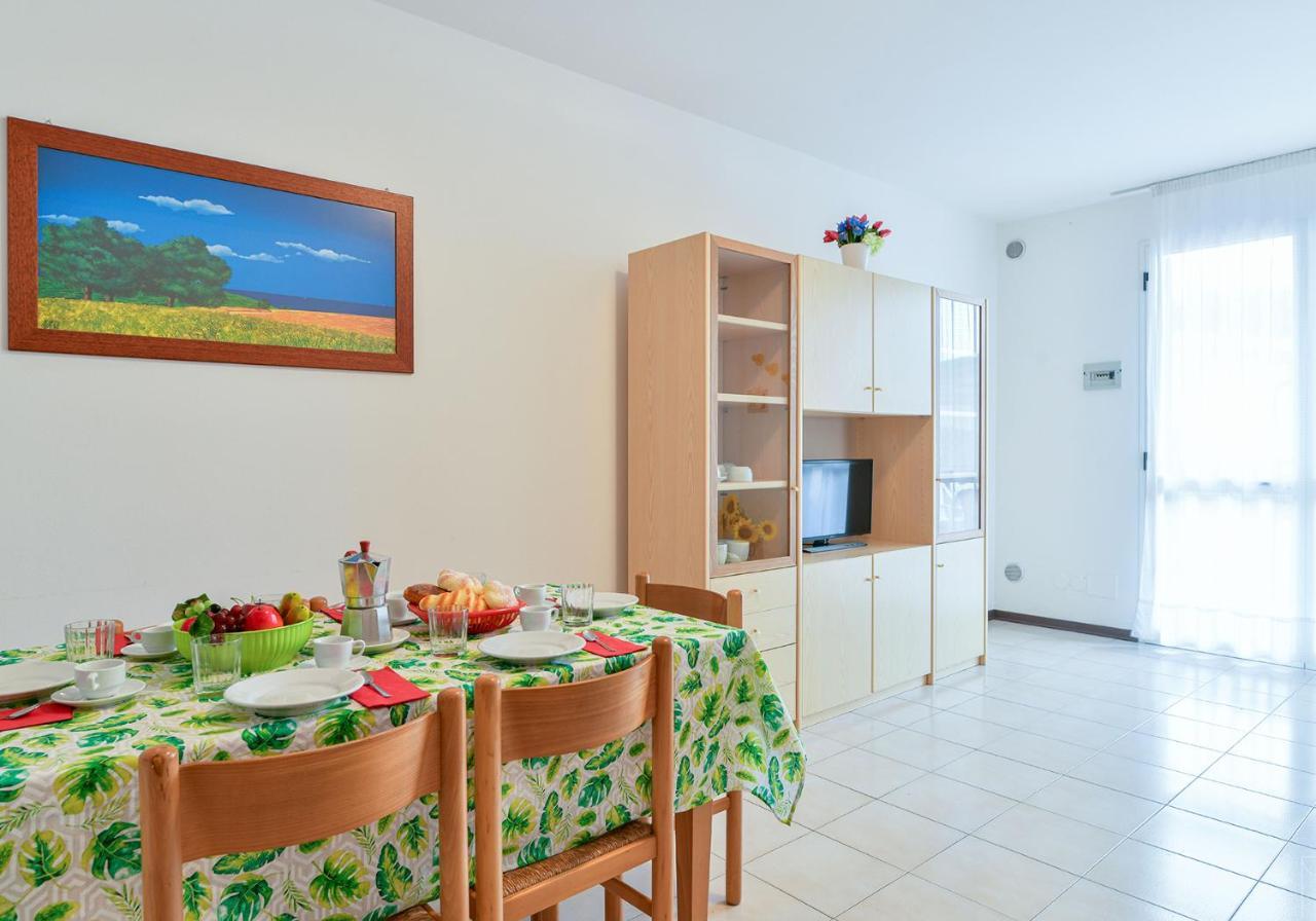 Apartament With Swimming Pool Apartman Caorle Kültér fotó