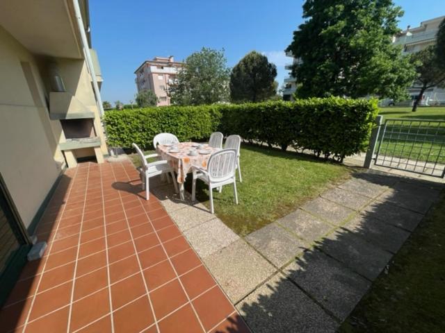 Apartament With Swimming Pool Apartman Caorle Kültér fotó