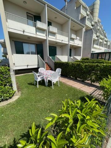 Apartament With Swimming Pool Apartman Caorle Kültér fotó