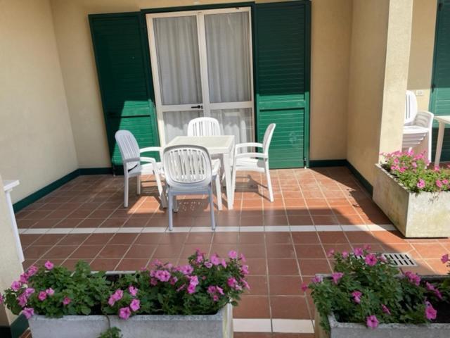 Apartament With Swimming Pool Apartman Caorle Kültér fotó