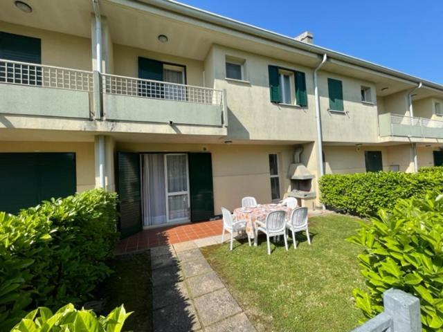 Apartament With Swimming Pool Apartman Caorle Kültér fotó